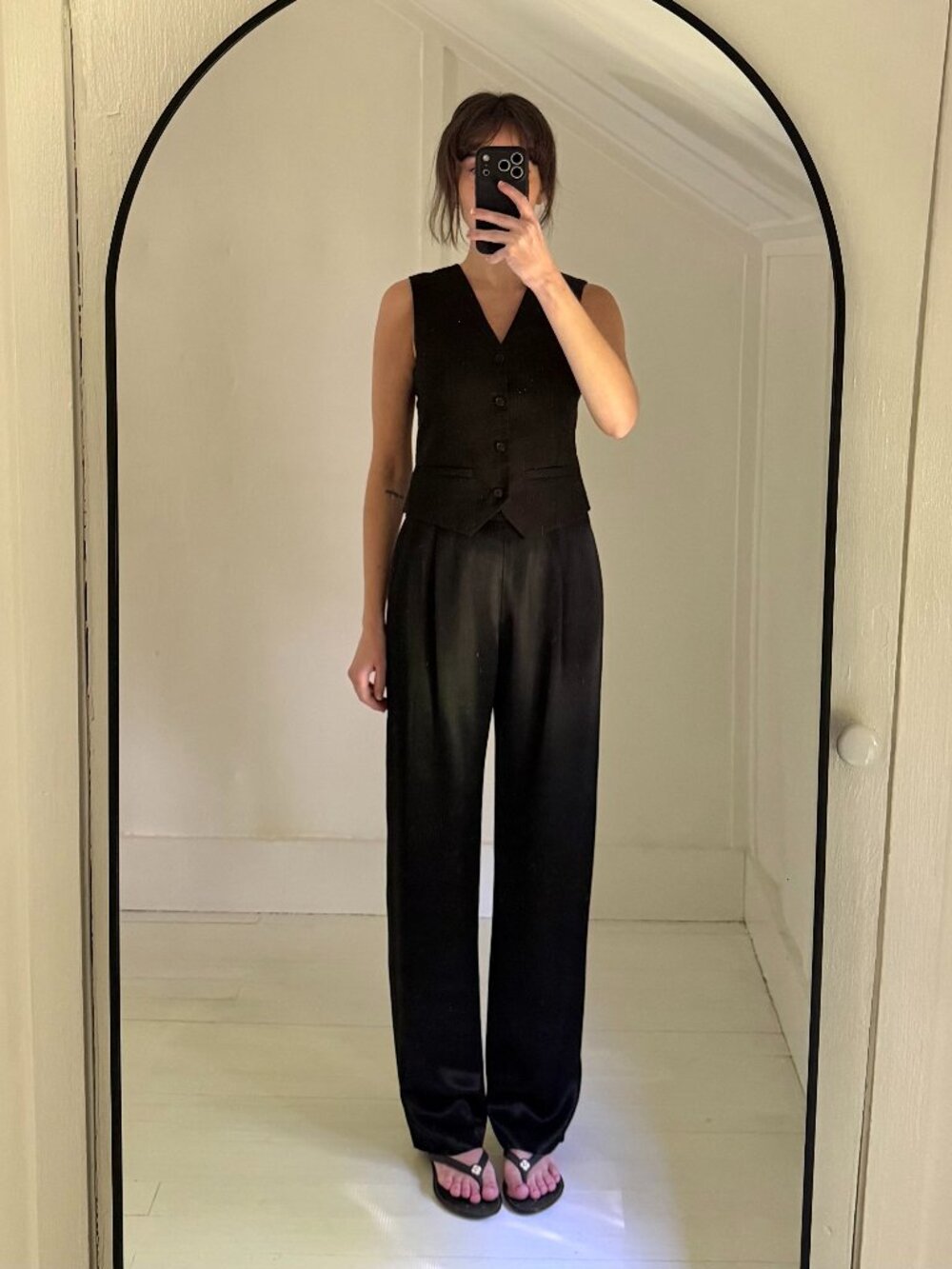 Hillard & Hanson Vintage 90s Satin Pleated Straight Leg Pants Black Size 4